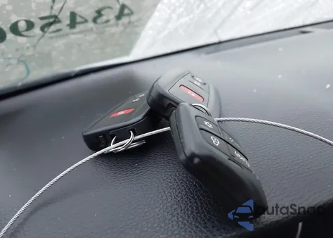 2020 Toyota Rav4 Xle z USA, uszkodzony, nr VIN 2T3P1RFV8LC091538